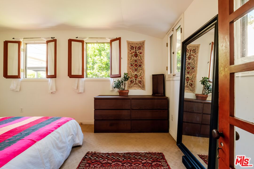 Almaden photo 58