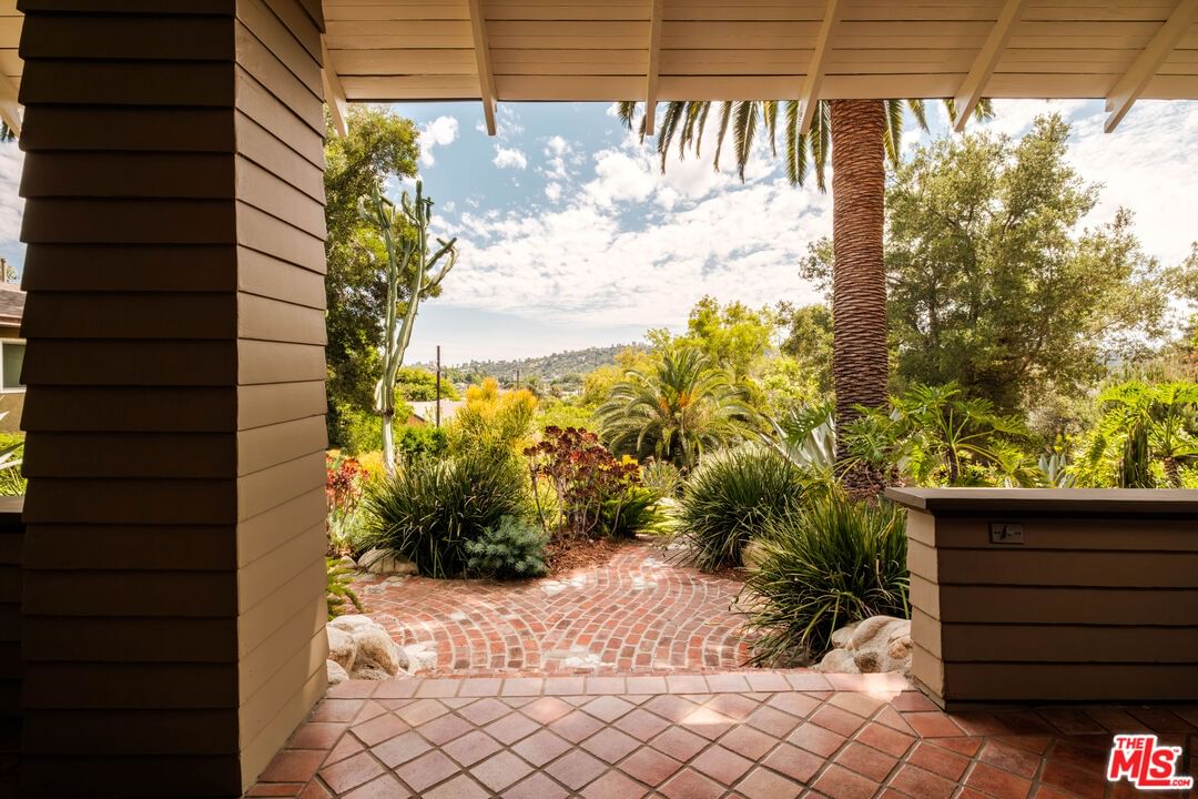 Almaden photo 8