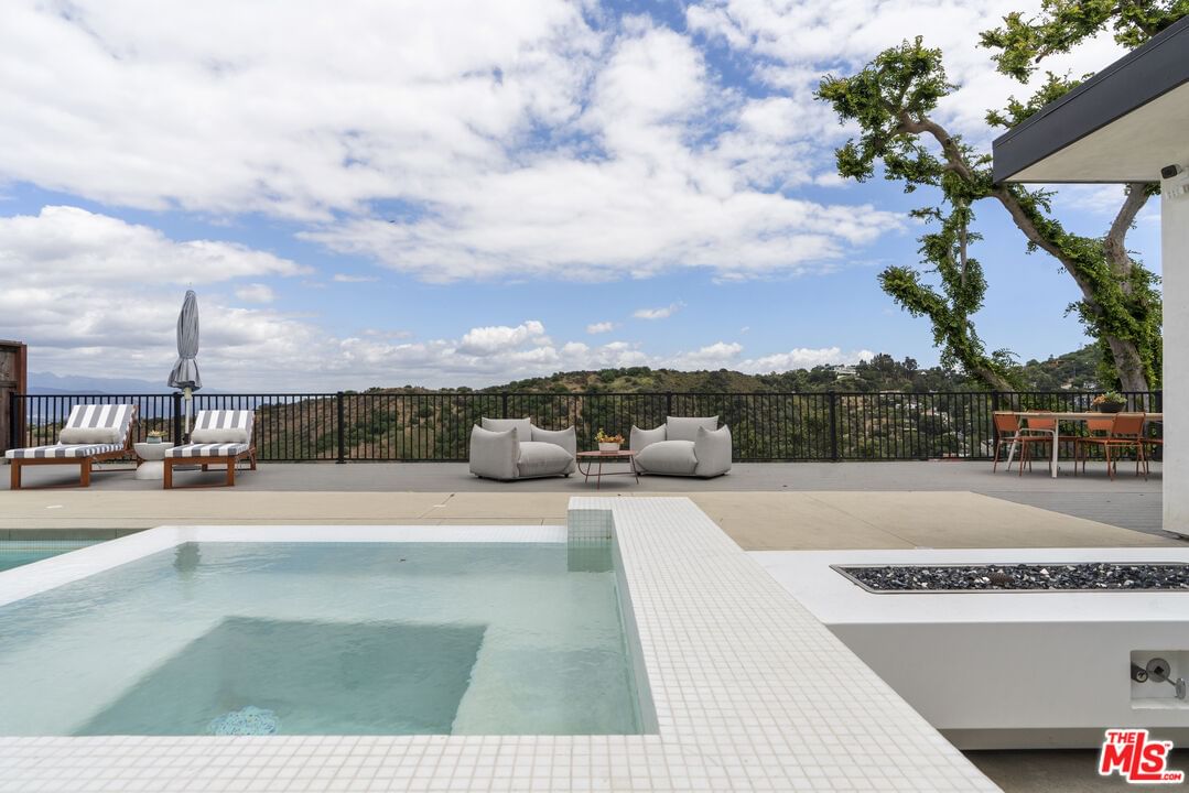 Beverly Ridge photo 14