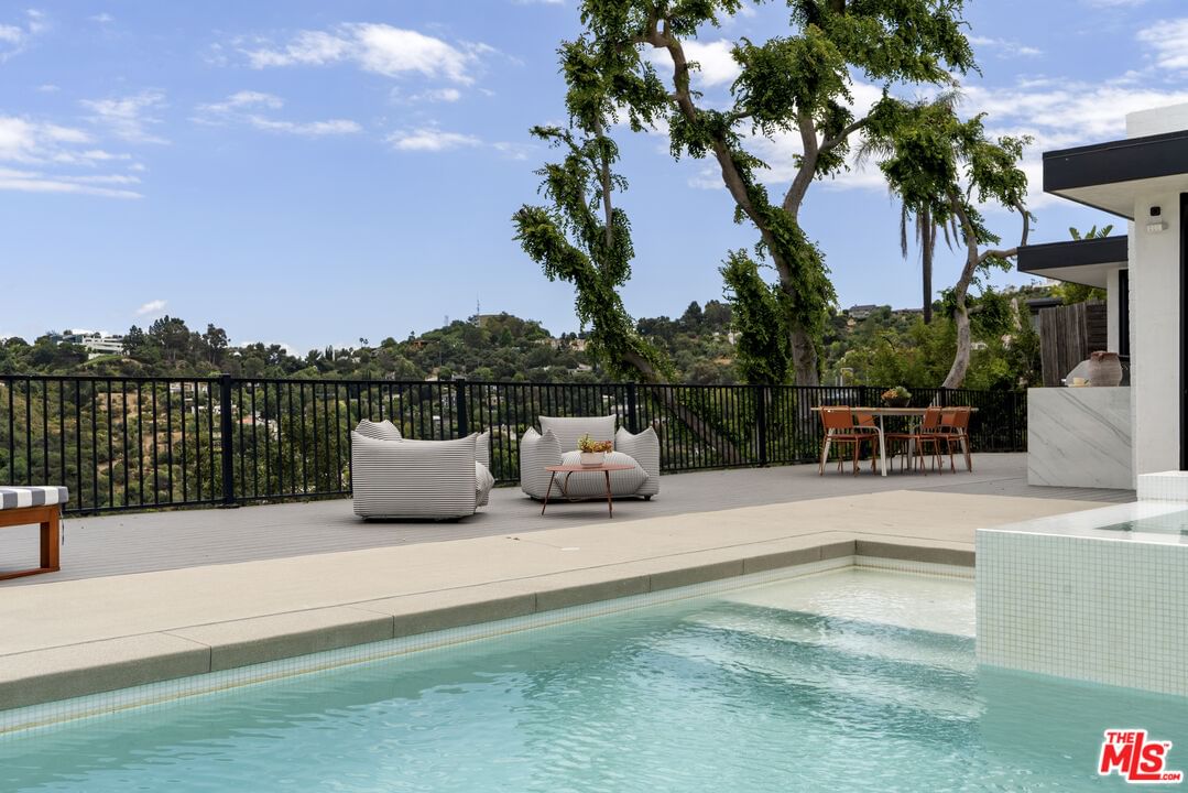 Beverly Ridge photo 15