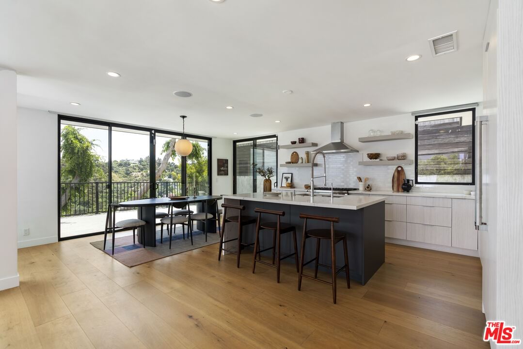 Beverly Ridge photo 29