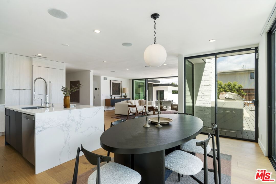 Beverly Ridge photo 36
