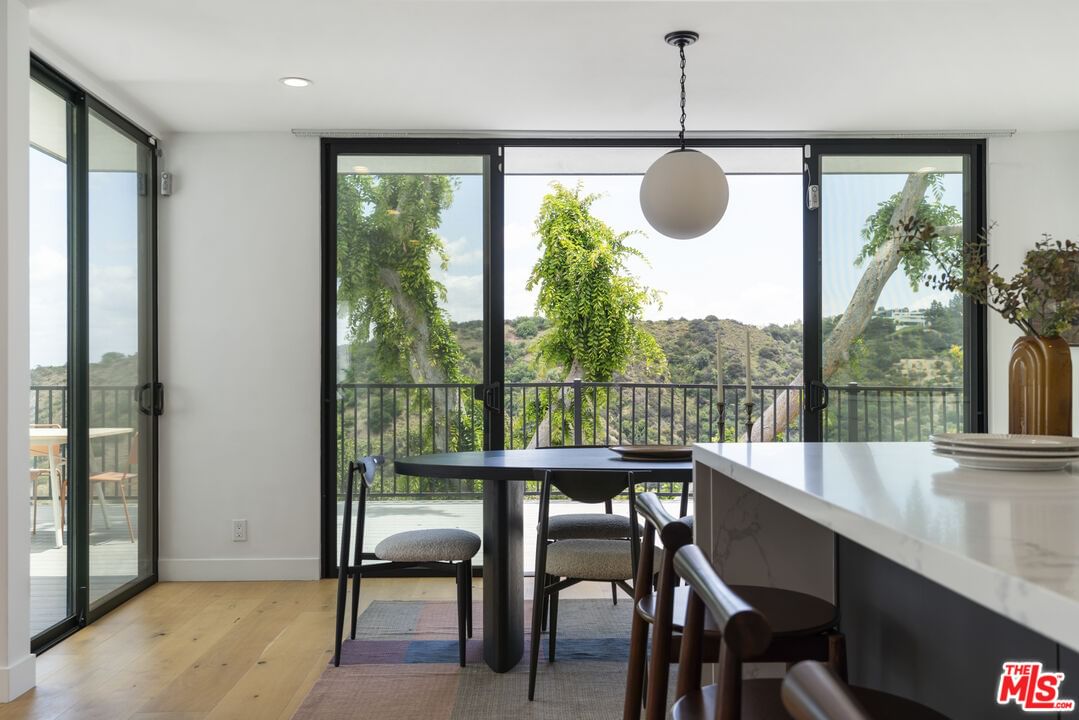 Beverly Ridge photo 38