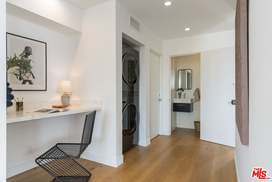 Beverly Ridge photo 40