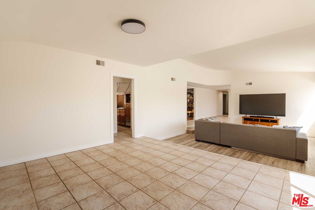 Winnetka photo 10