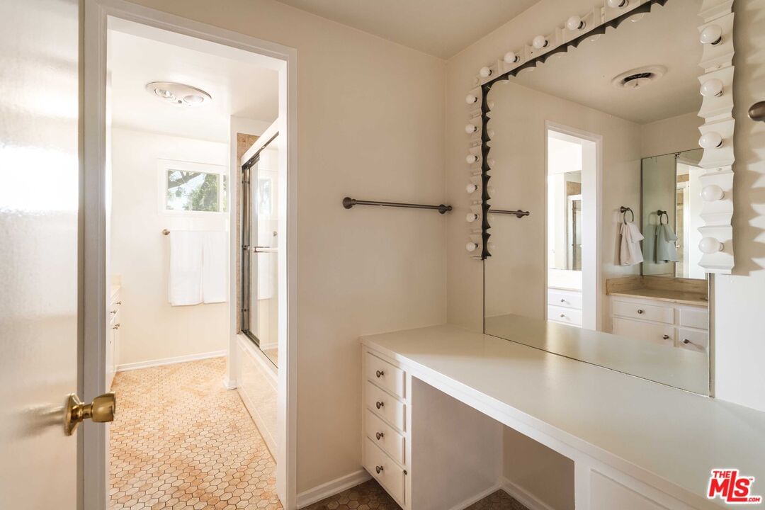 Winnetka photo 17