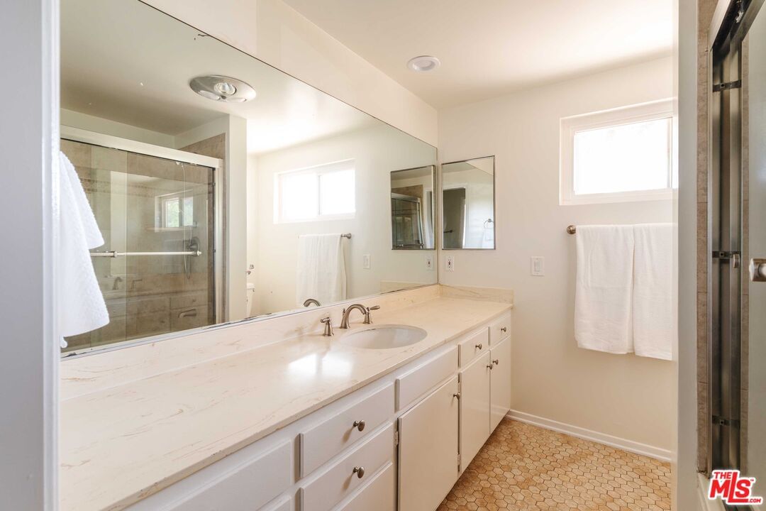 Winnetka photo 18