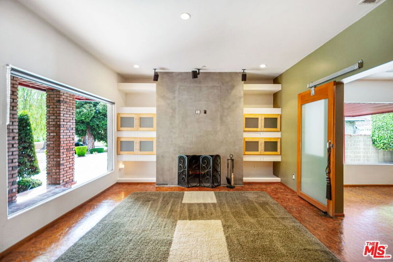5445 Chesley Ave