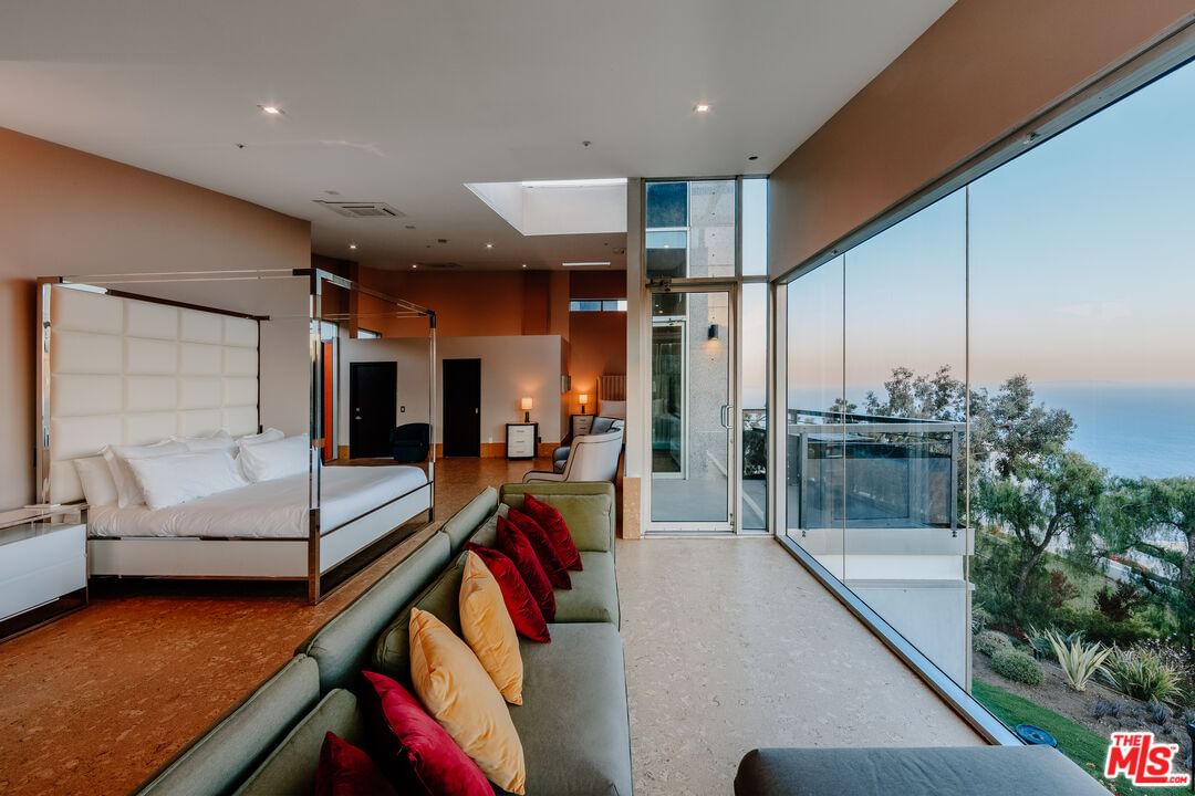 Rambla Pacifico photo 8