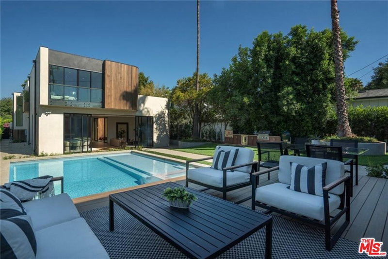 4939 Petit Ave