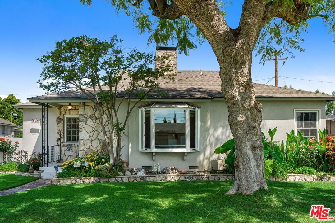 Holly Oak photo 9