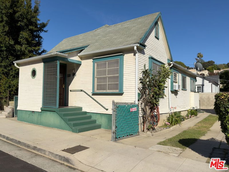 1406 Mcduff St