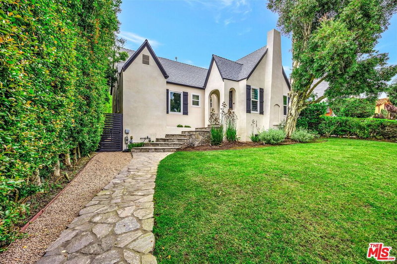 1363 Curson Ave