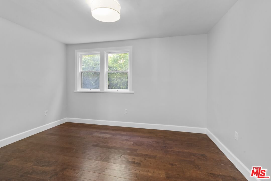Edgecliffe photo 12