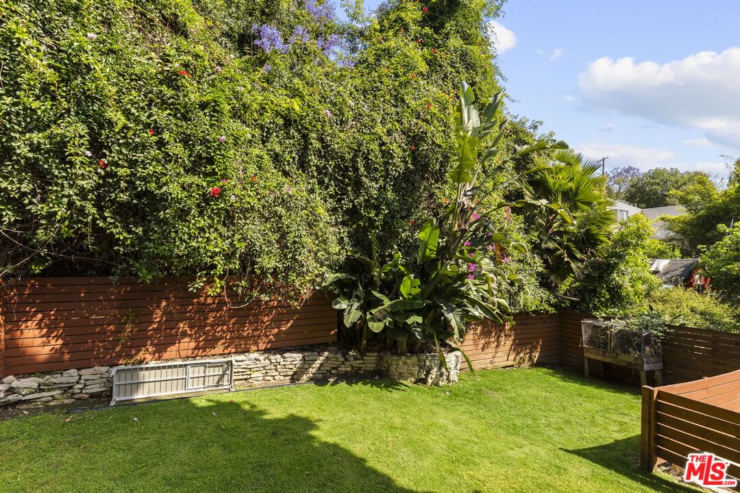Edgecliffe photo 23