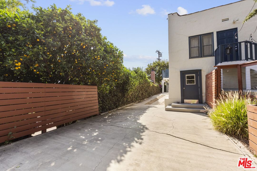 Edgecliffe photo 25