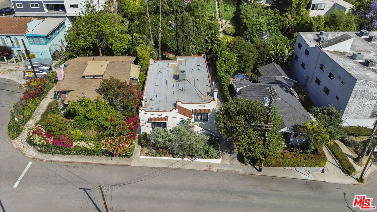 Edgecliffe photo 28
