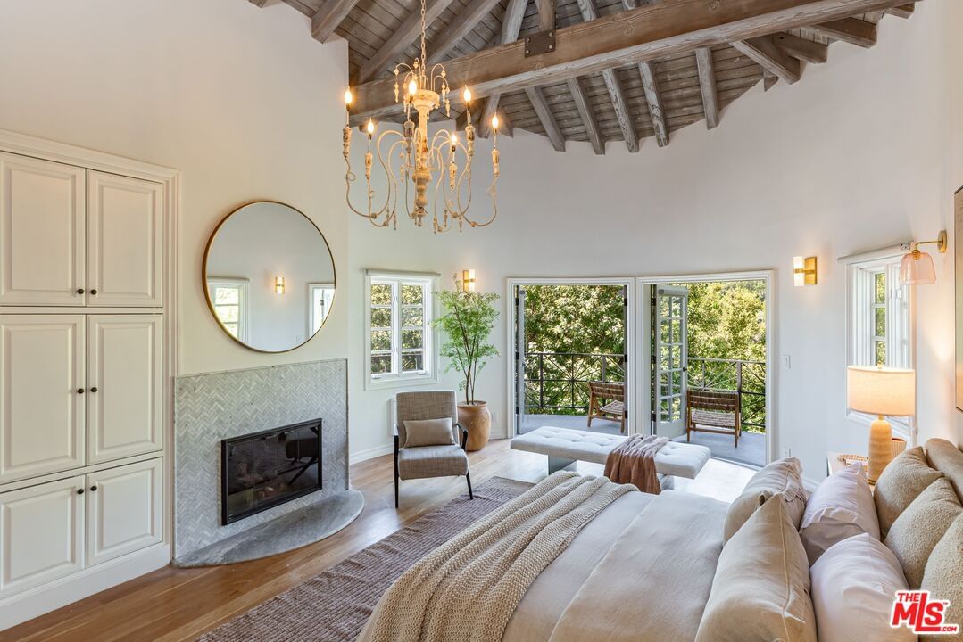 Encino photo 11