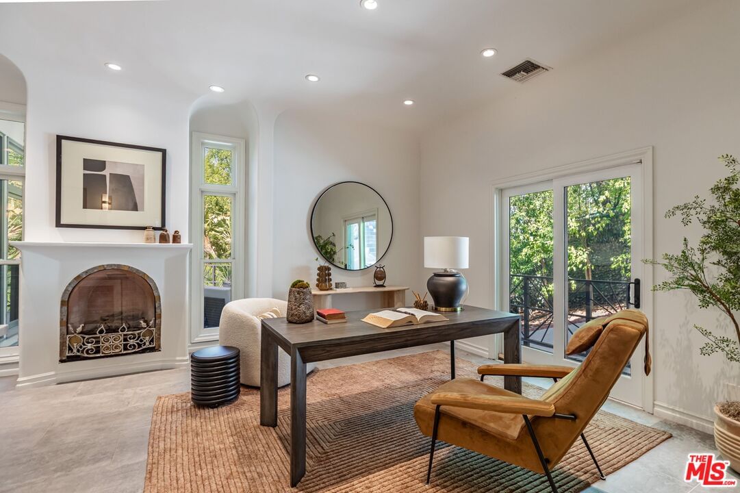 Encino photo 25