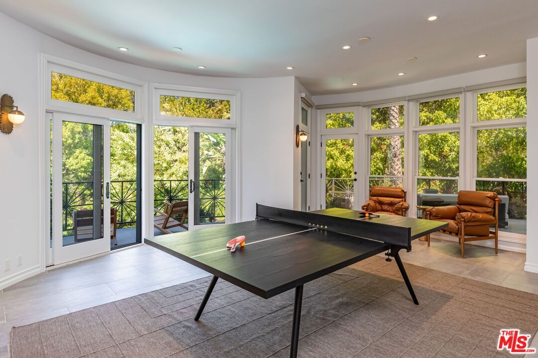 Encino photo 29