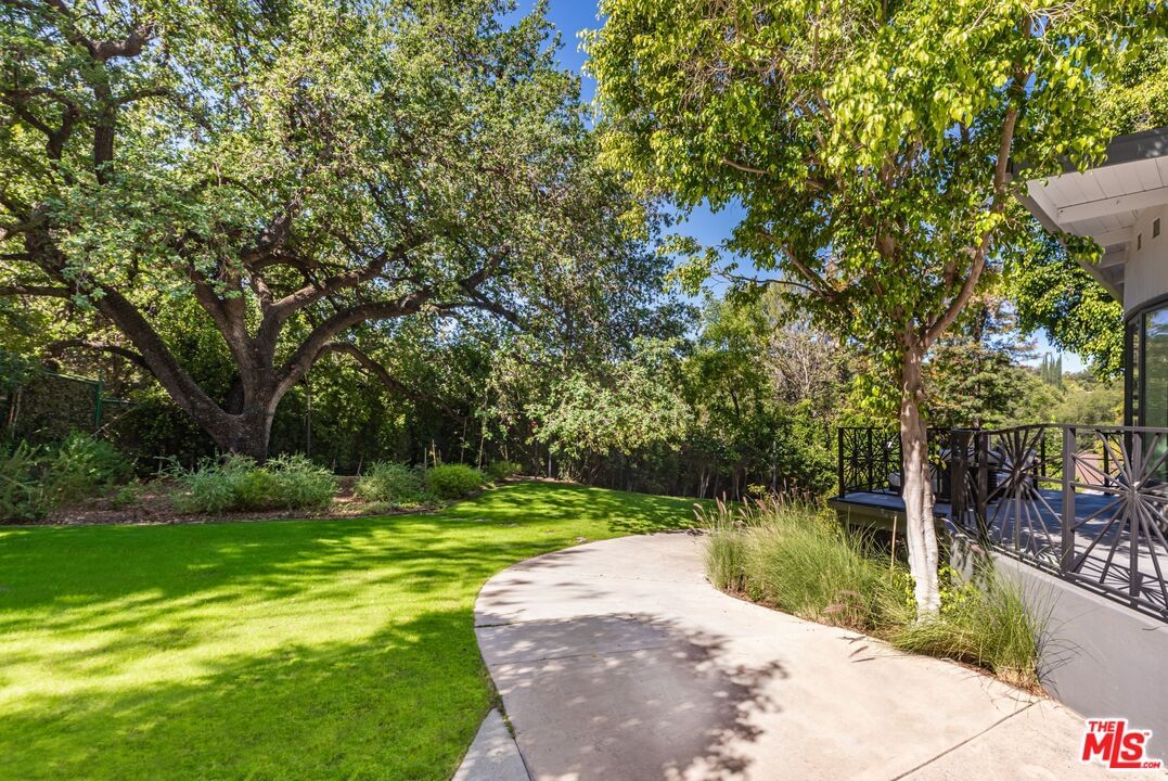 Encino photo 31