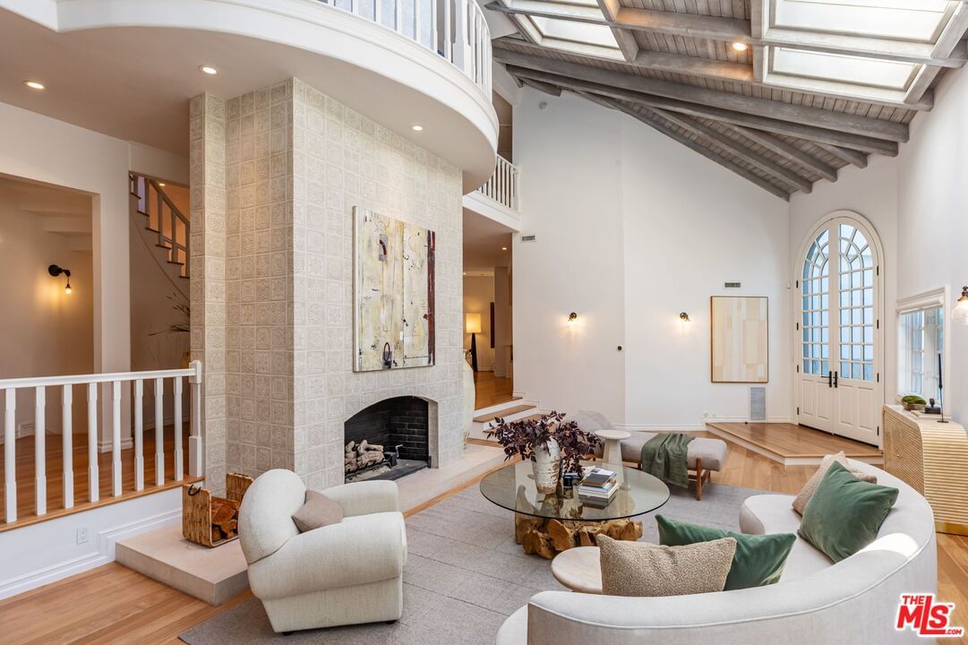 Encino photo 6