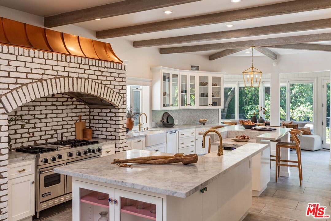 Encino photo 8