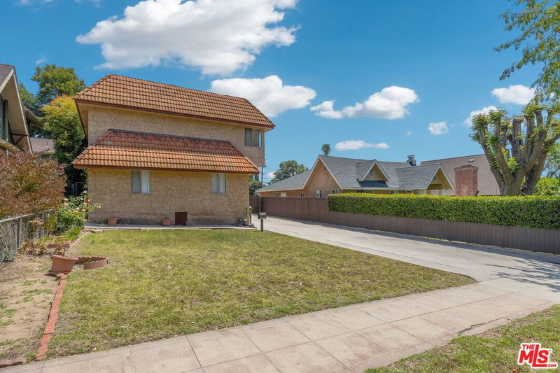 5234 Hermosa Ave