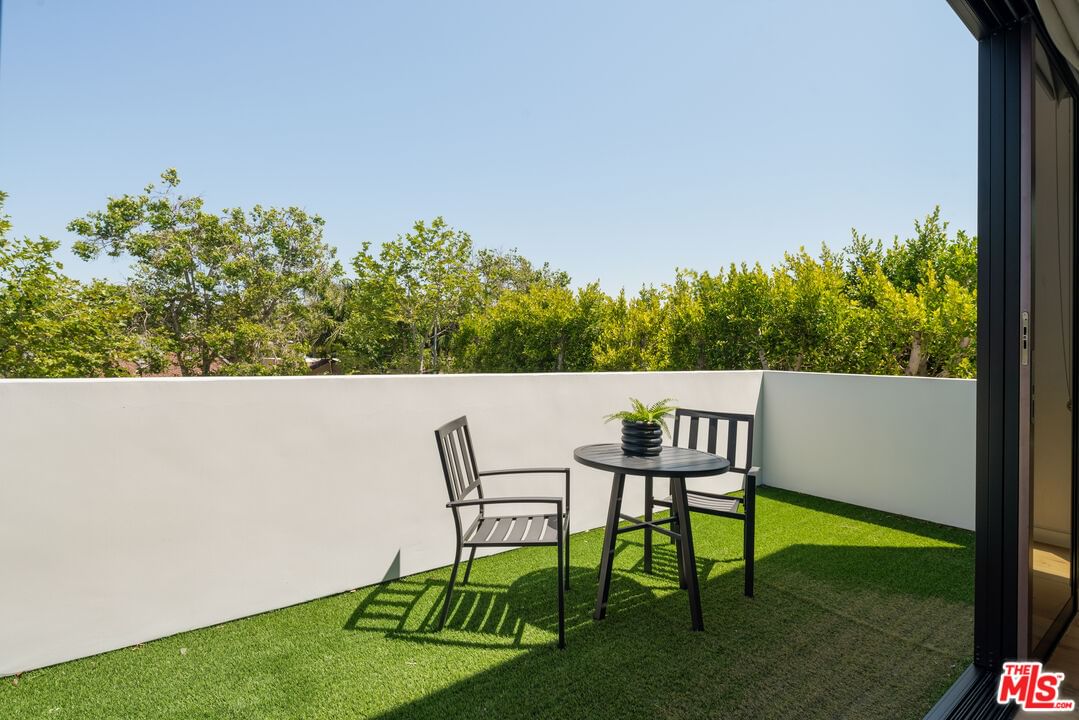 Crescent Heights photo 29