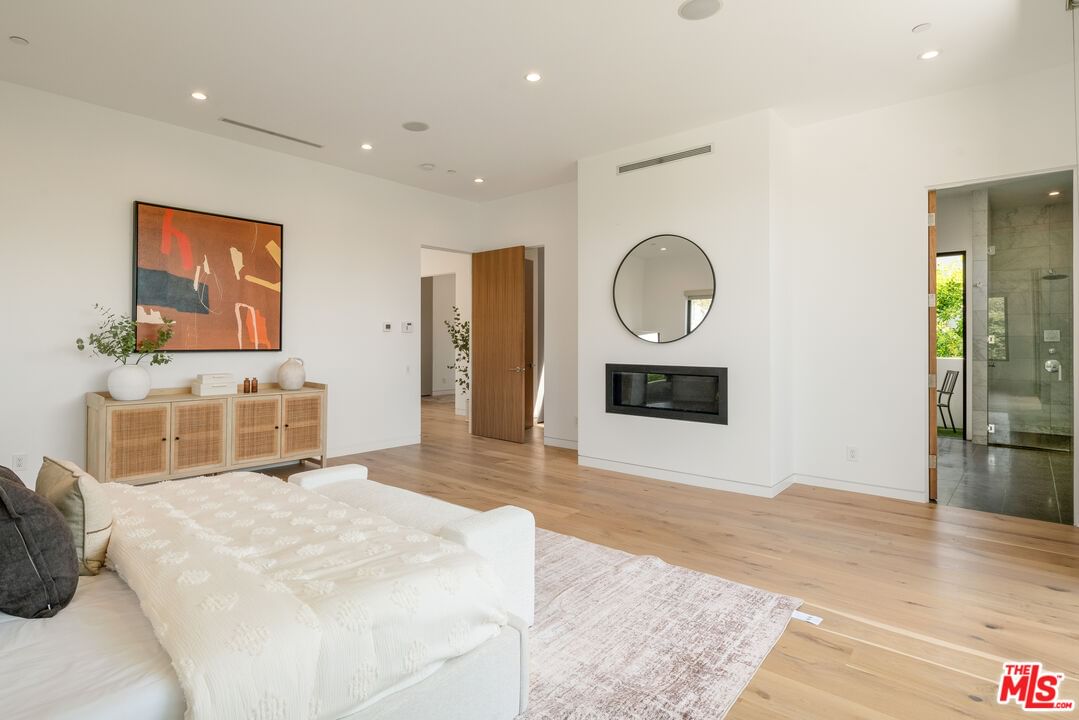 Crescent Heights photo 31