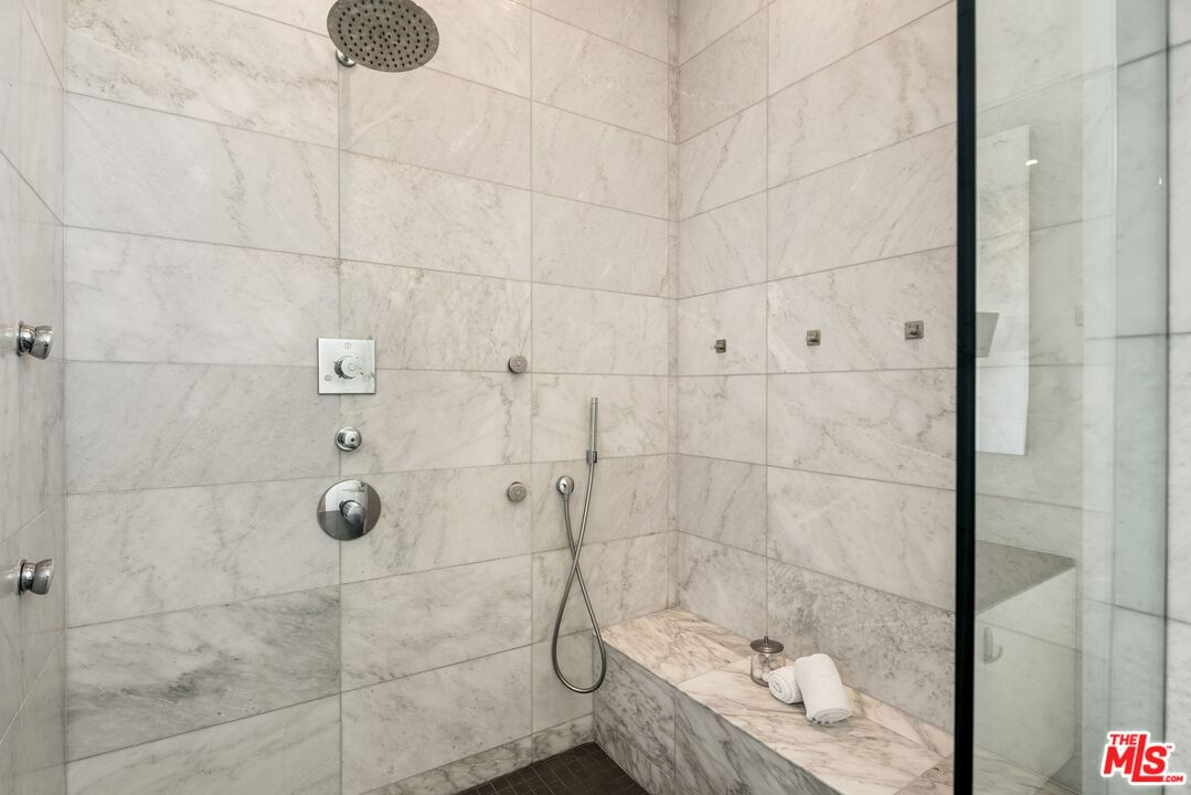 Crescent Heights photo 35