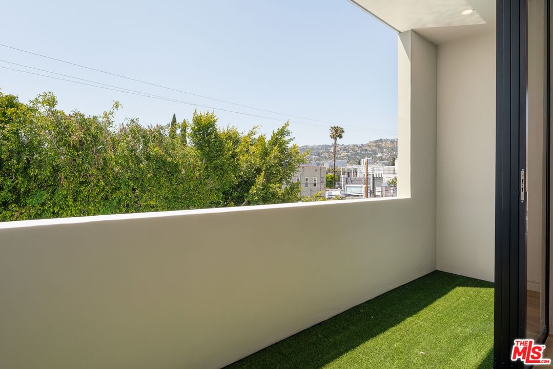 Crescent Heights photo 36