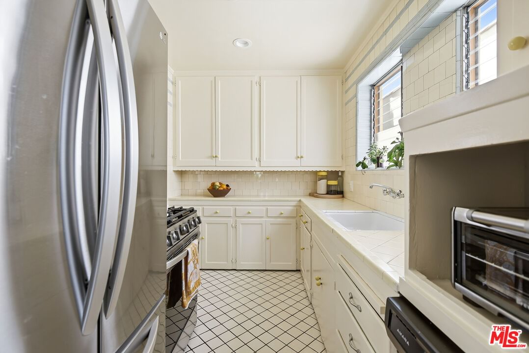 Crescent Heights photo 10