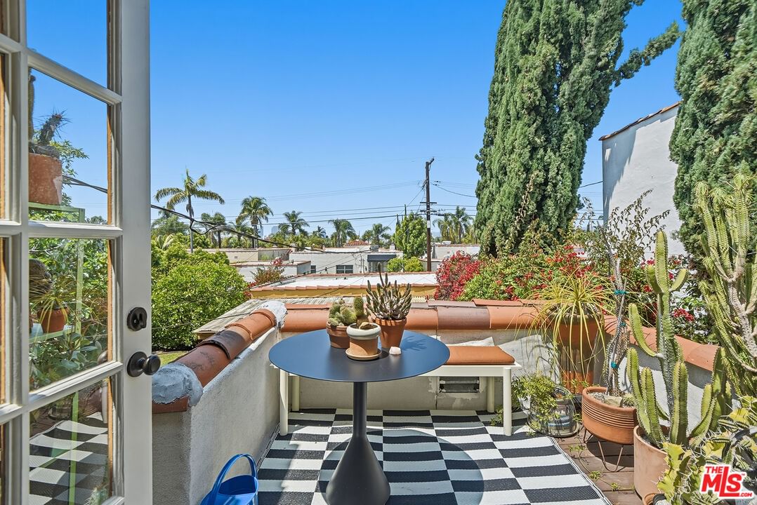Crescent Heights photo 15
