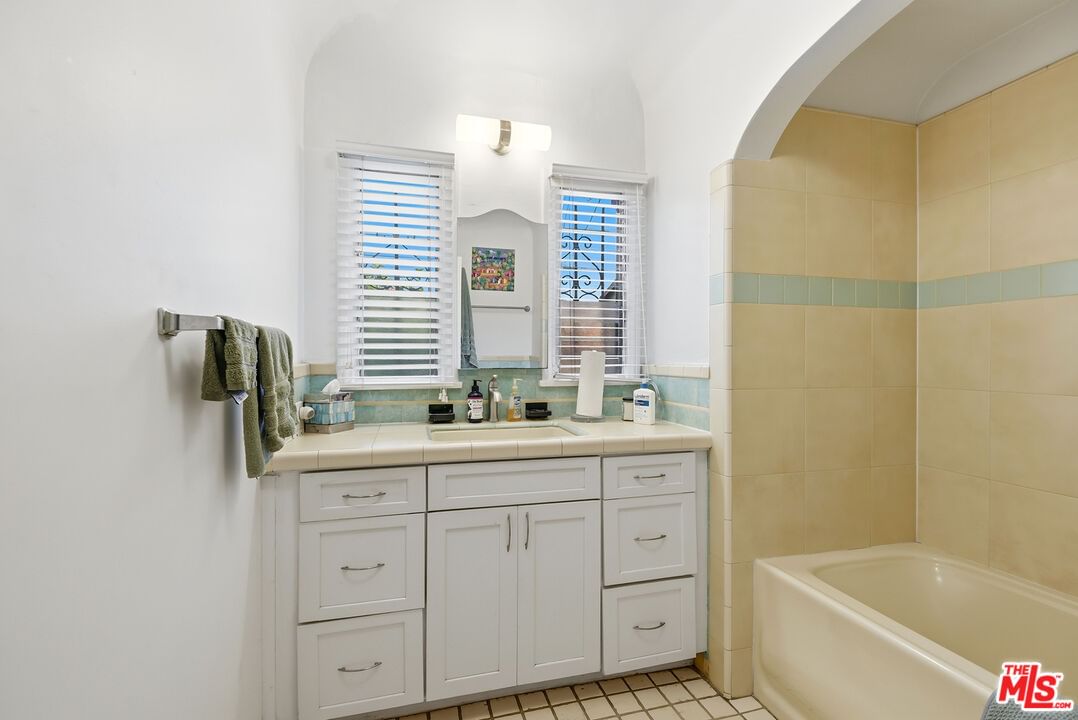 Crescent Heights photo 24