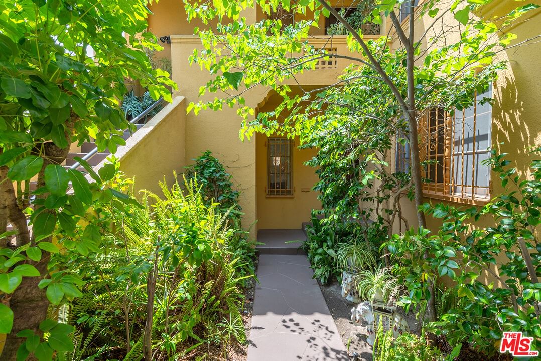 Crescent Heights photo 3