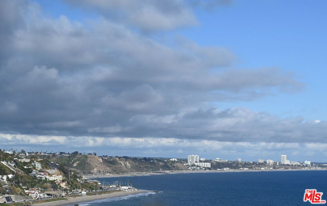 Coastline photo 3