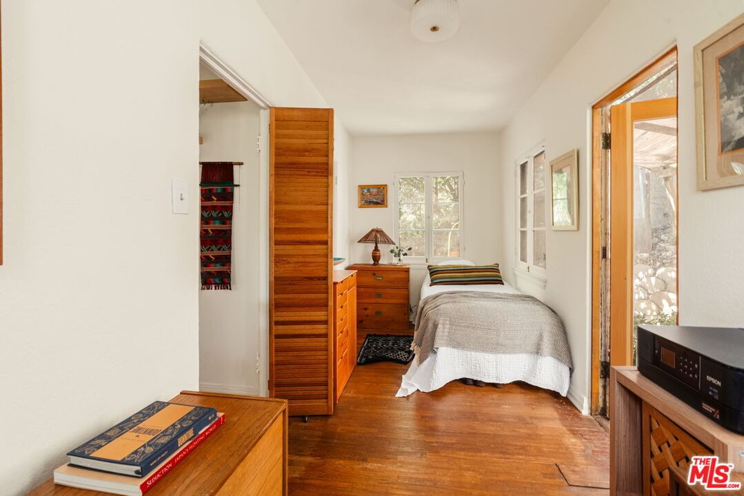 Frontenac photo 15