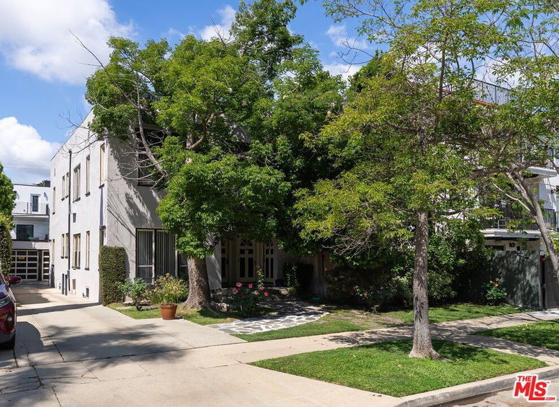 807 June St