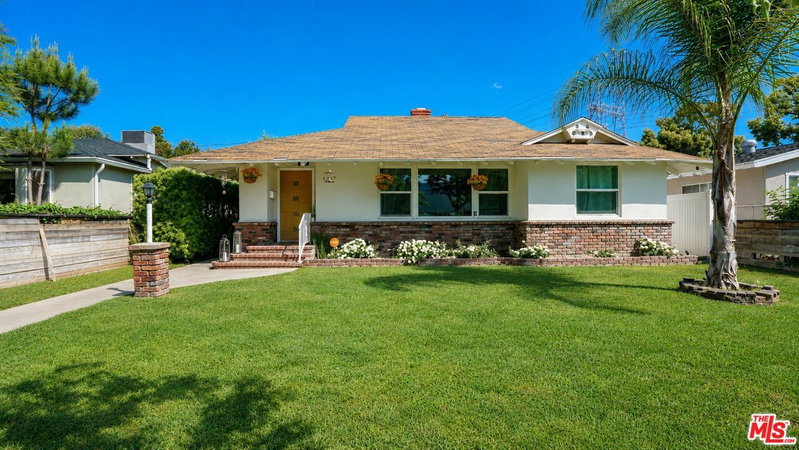 3807 Clark Ave