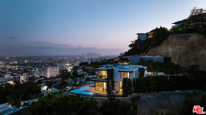 8366 Sunset View Dr