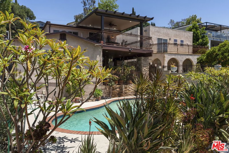 523 Oleander Dr