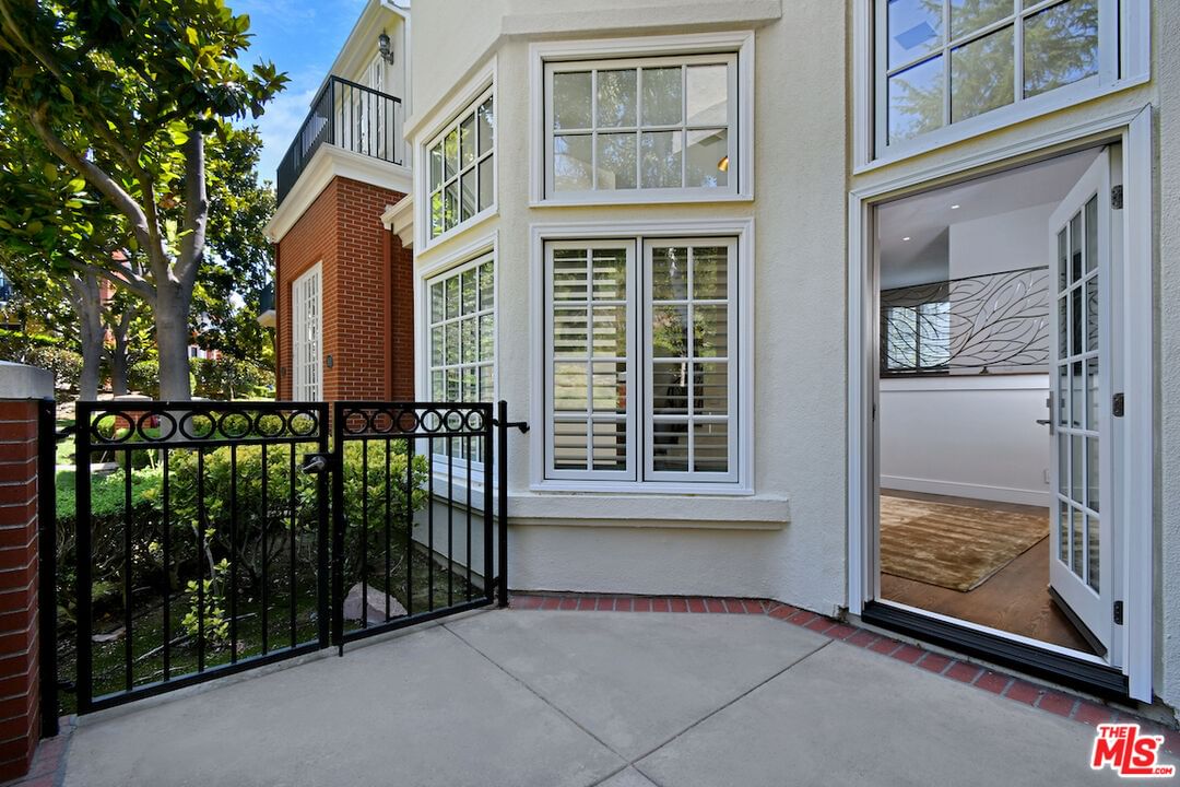 Swanfield photo 10
