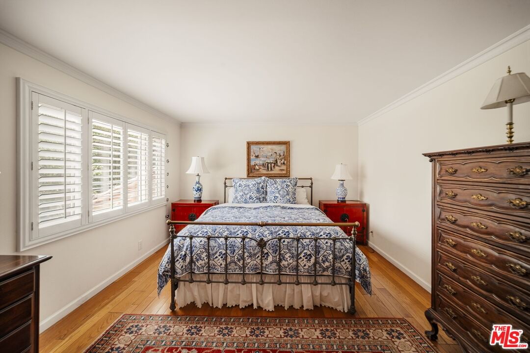 Pine Oak photo 20