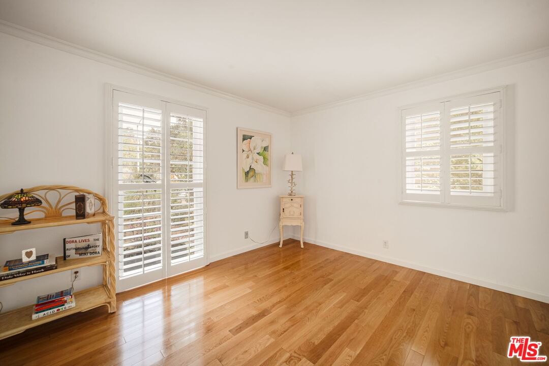 Pine Oak photo 32
