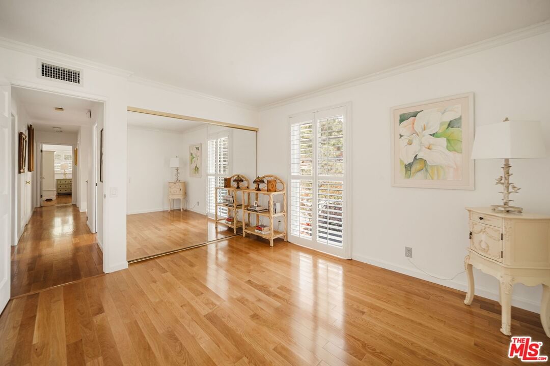 Pine Oak photo 33