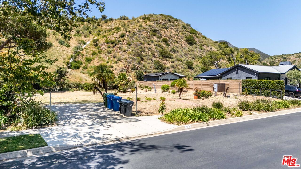 Paseo Canyon photo 4