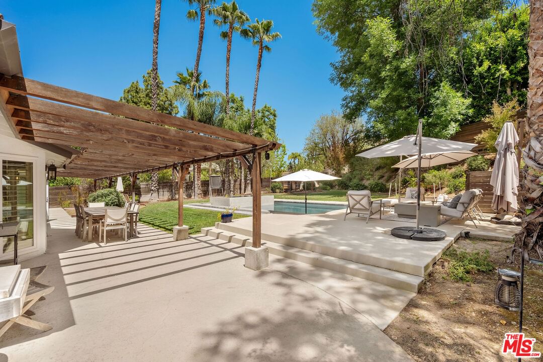 Lake Encino photo 47