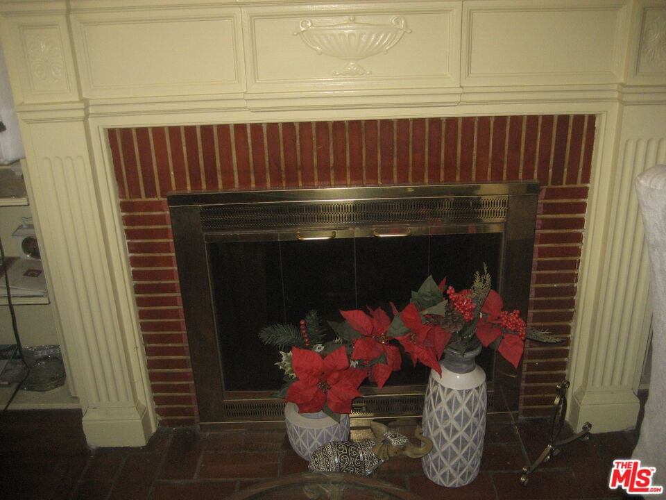 Haas photo 4