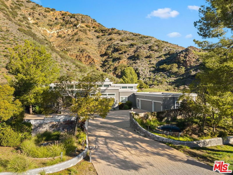 3701 Kanan Rd